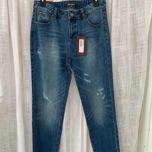 Boyfriend jeans size 27